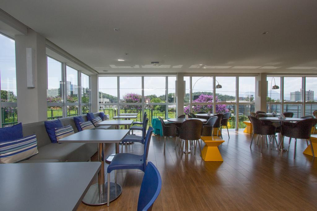 Le Canard Joinville Exterior photo